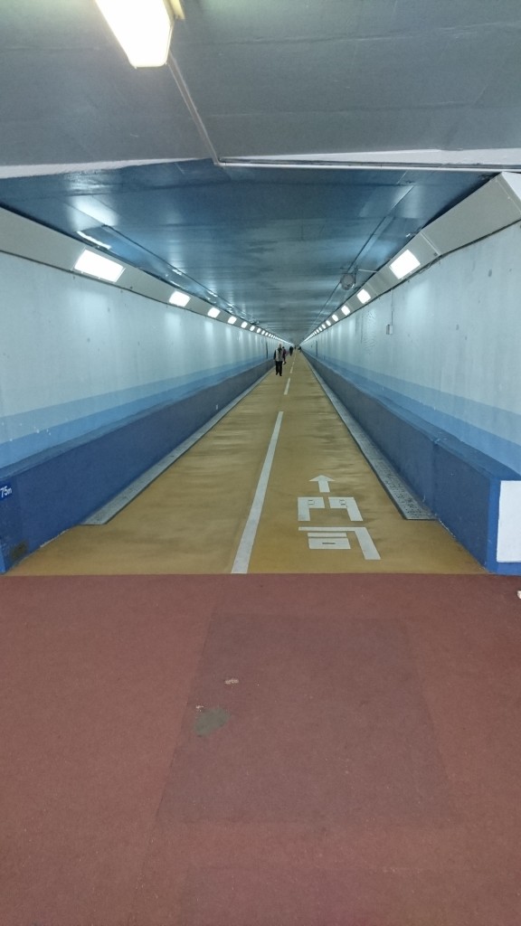 人道トンネル01